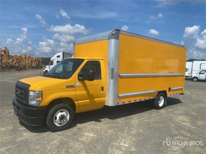 Camion fourgon Ford E350 — occasion 2022