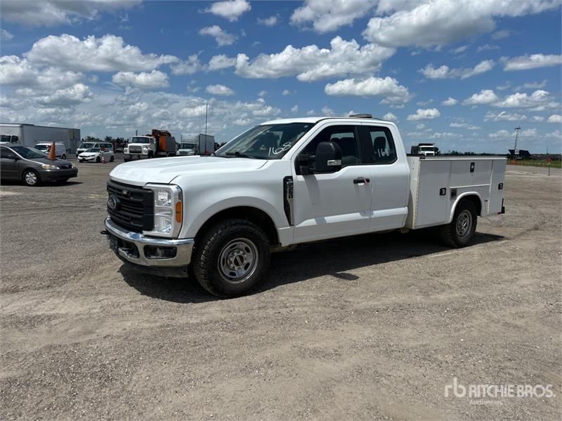 Utilitaire benne Ford F-250 — occasion 2023