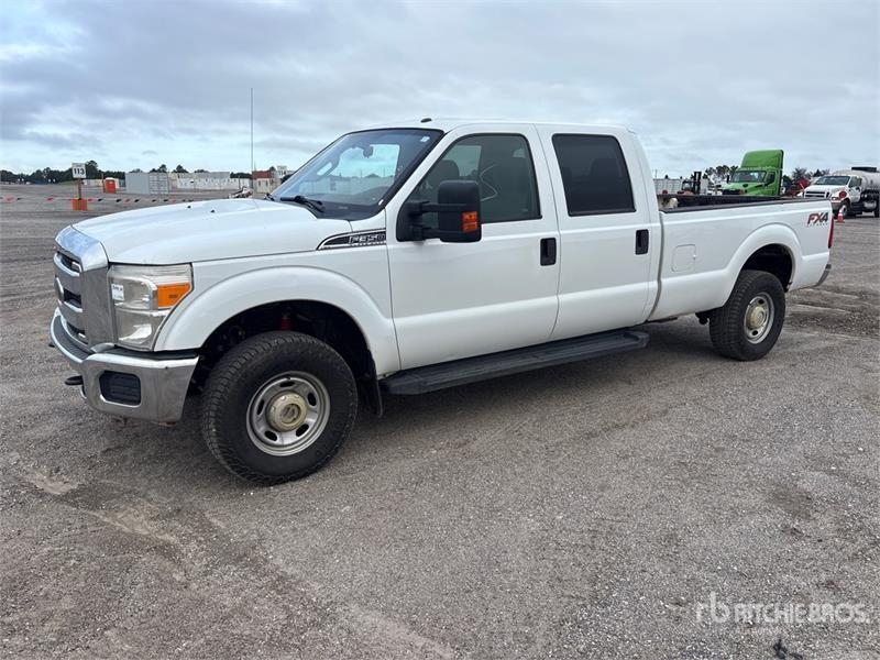Fourgon utilitaire Ford F-350 — occasion 2015