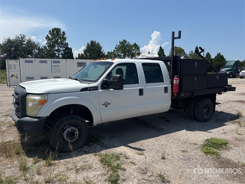 Camion plateau Ford F-350 — occasion 2014