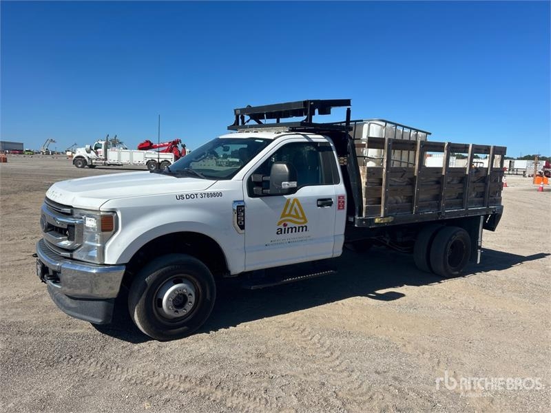 Camion plateau Ford F-350 — occasion 2022