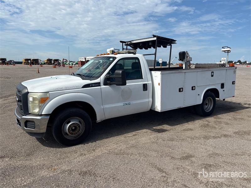 Camion municipal Ford F-350 — occasion 2015
