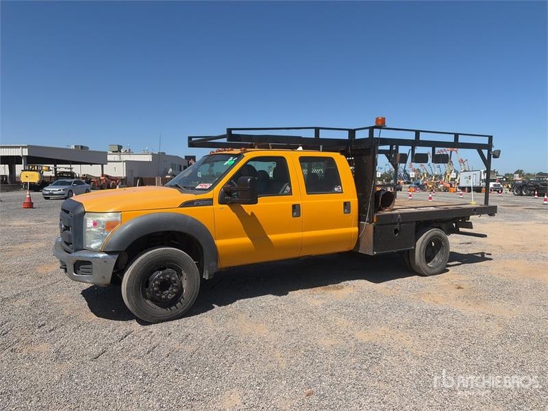 Camion plateau Ford F-450 — occasion 2013