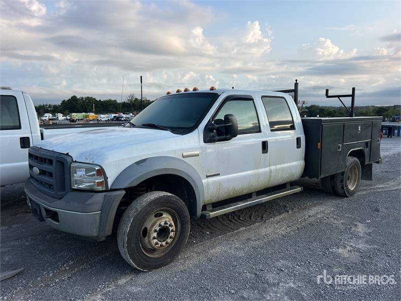 Camion municipal Ford F-450 — occasion 2005