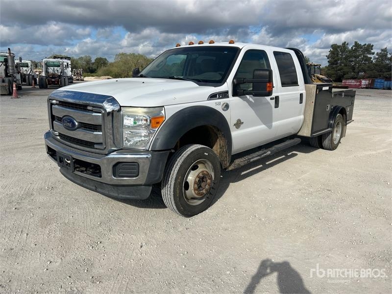 Camion plateau Ford F-450 — occasion 2014