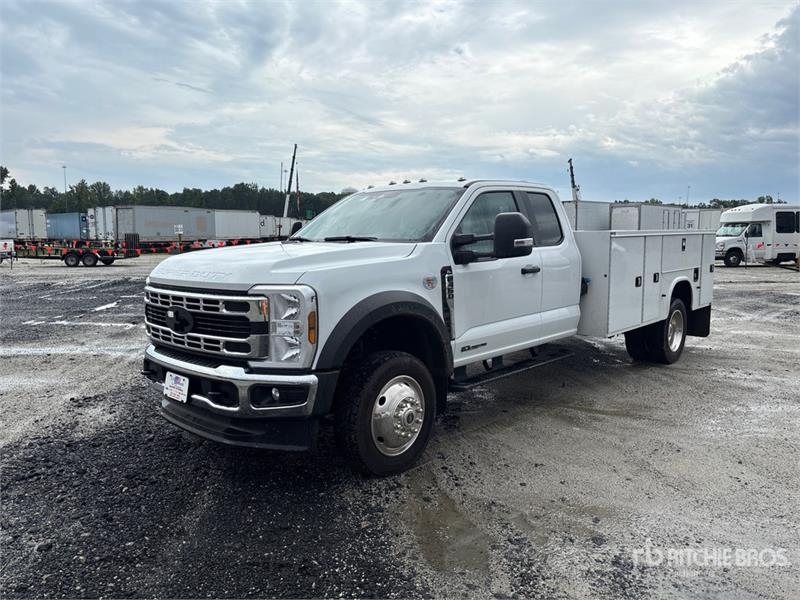 Utilitaire benne Ford F-450 XL 4x4 Extended Cab Utility — occasion 2025