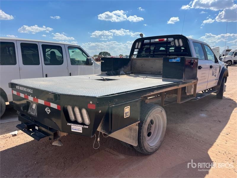 Camion plateau Ford F-550 — occasion 2022