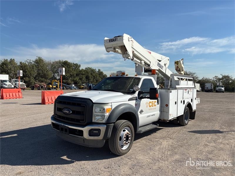 Camion nacelle Ford F-550 — occasion 2015