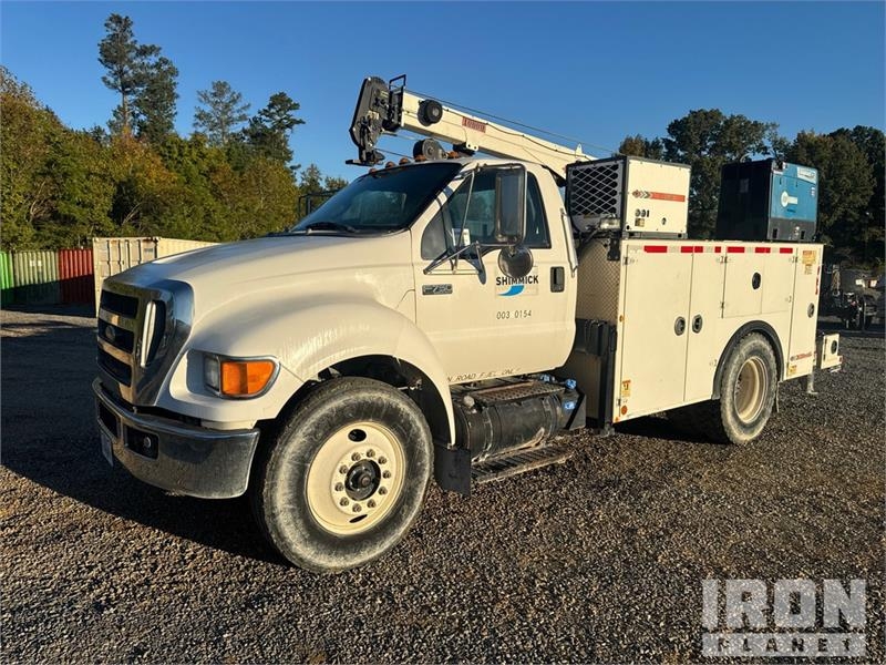 Camion municipal Ford F-750 — occasion 2011