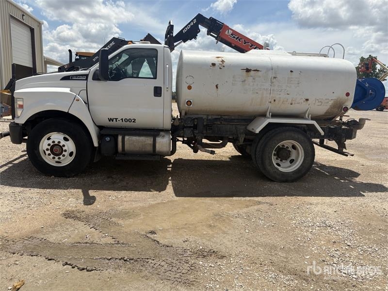 Ford F-750