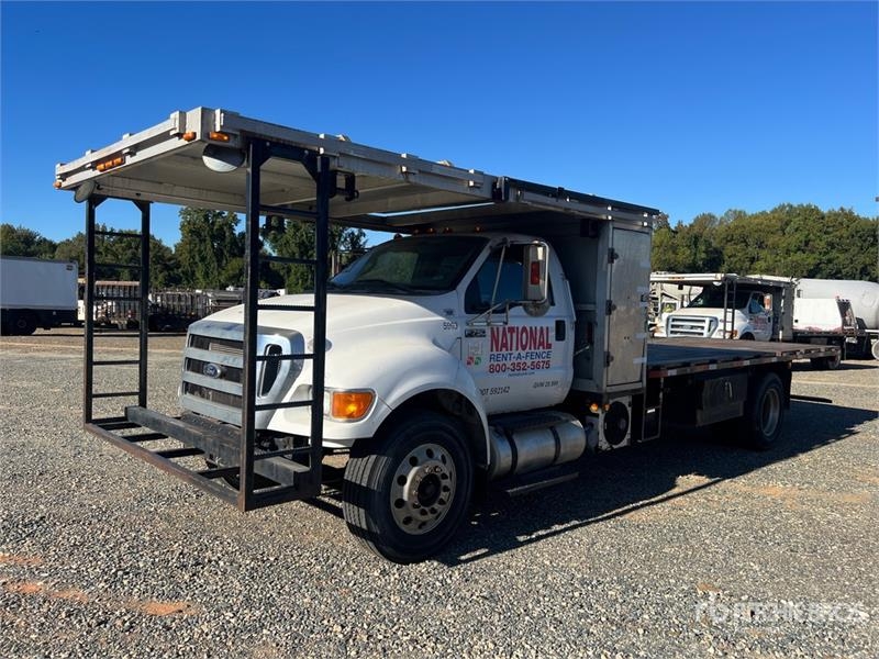 Camion plateau Ford F-750 4x2 Flatbed — occasion 2015
