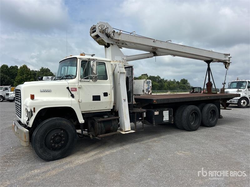 Ford L8000