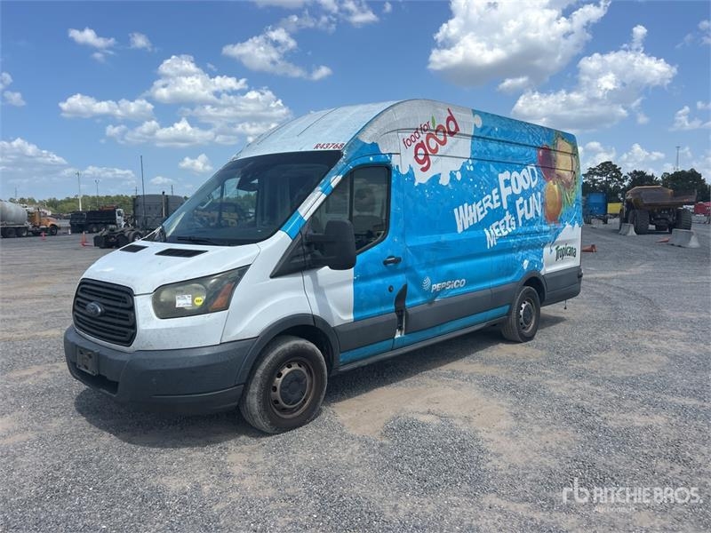 Fourgon utilitaire Ford Transit 250 — occasion 2015