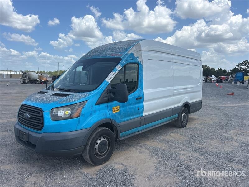 Fourgon utilitaire Ford Transit 250 — occasion 2017