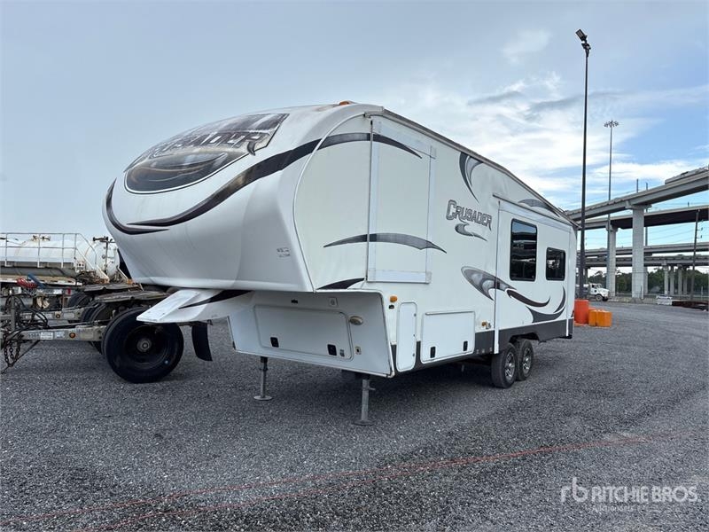 Forest River Crusader 30 ft T/A Travel Trailer