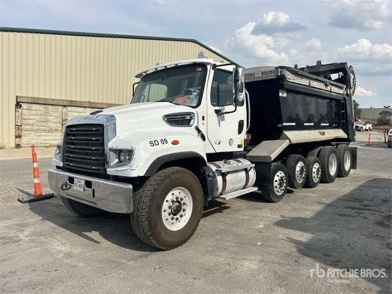 Camion benne Freightliner 114SD — occasion 2017