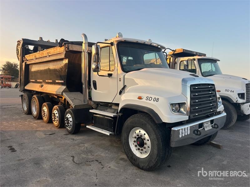 Camion benne Freightliner 114SD — occasion 2017