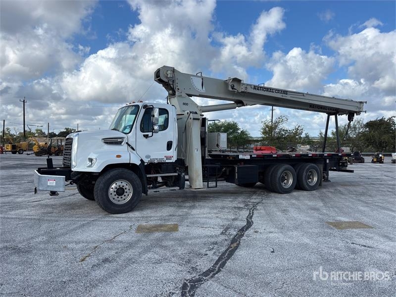 Camion plateau grue Freightliner 900A 52000 lb Straight on Freightliner 108SD — occasion 2015