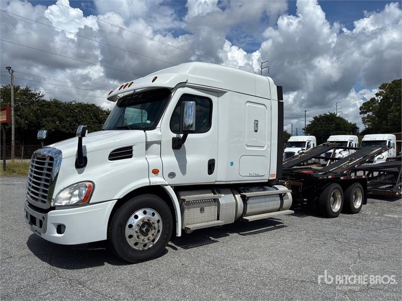 Freightliner Cascadia 113