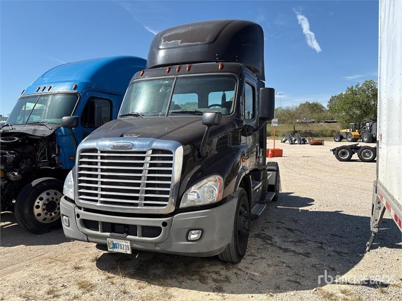 Tracteur routier Freightliner Cascadia 113 — occasion 2018