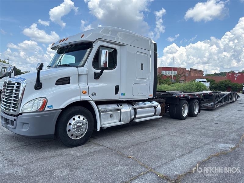 Freightliner Cascadia 113