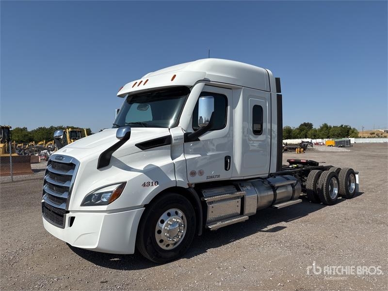 Freightliner Cascadia 116