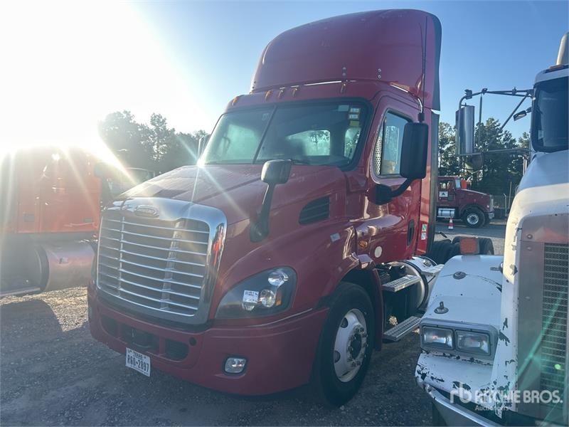 Freightliner Cascadia 113