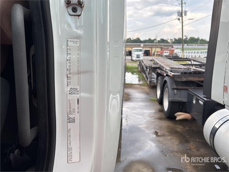 Freightliner Cascadia 113