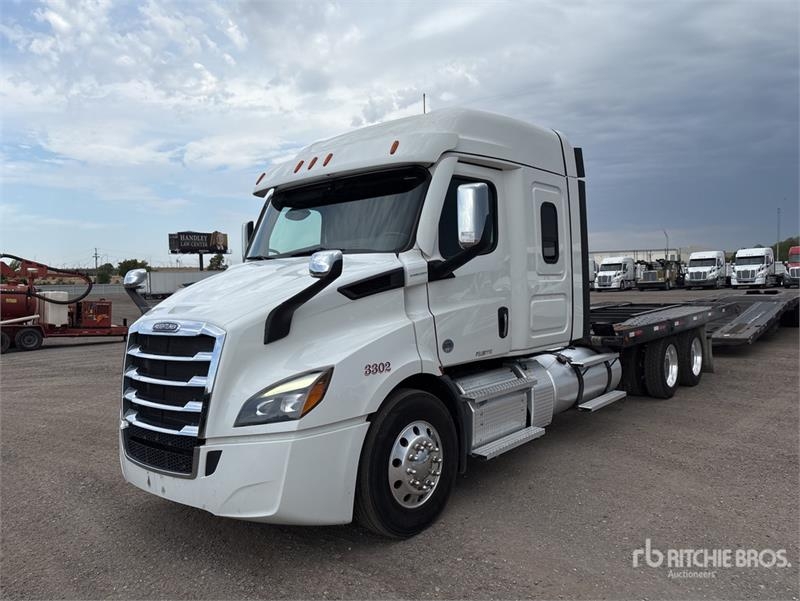 Camion porte-engins Freightliner Cascadia 116 — occasion 2023