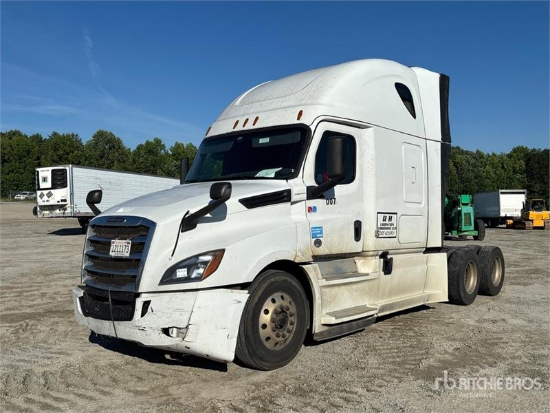 Freightliner Cascadia 126