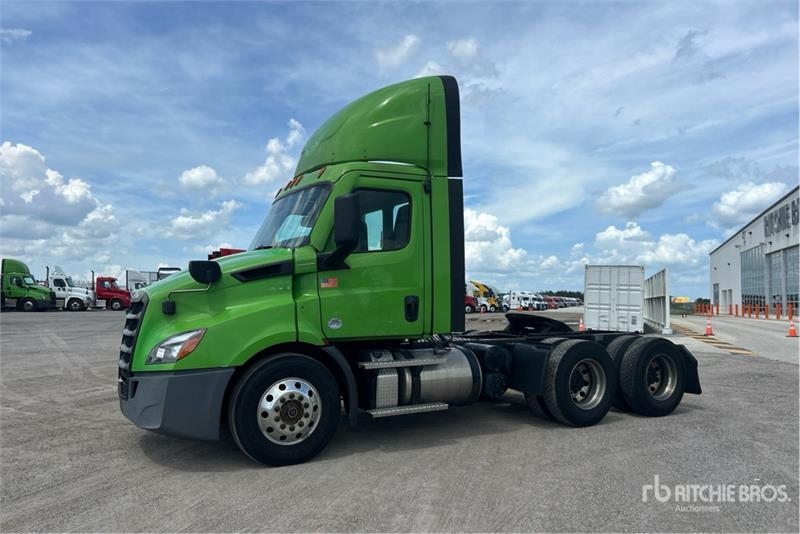 Freightliner Cascadia 116