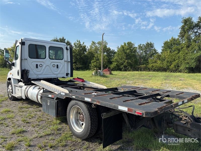 Freightliner Cascadia 113