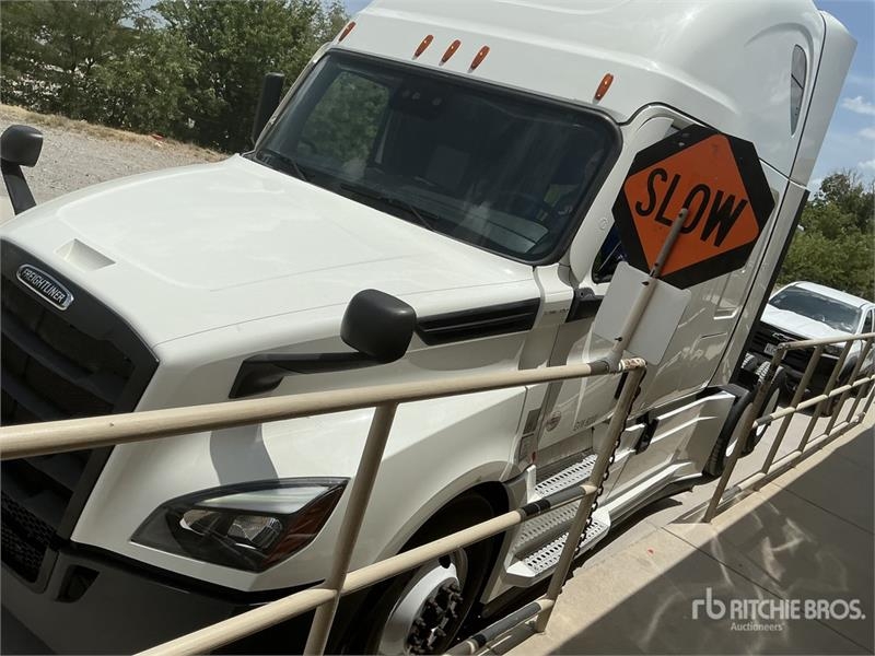 Freightliner Cascadia 126