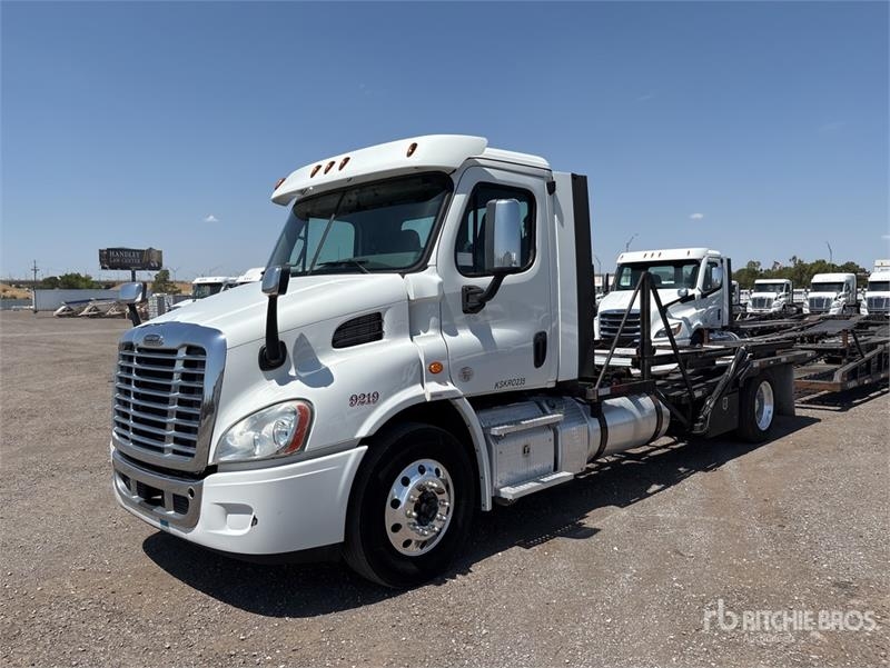 Freightliner Cascadia 113