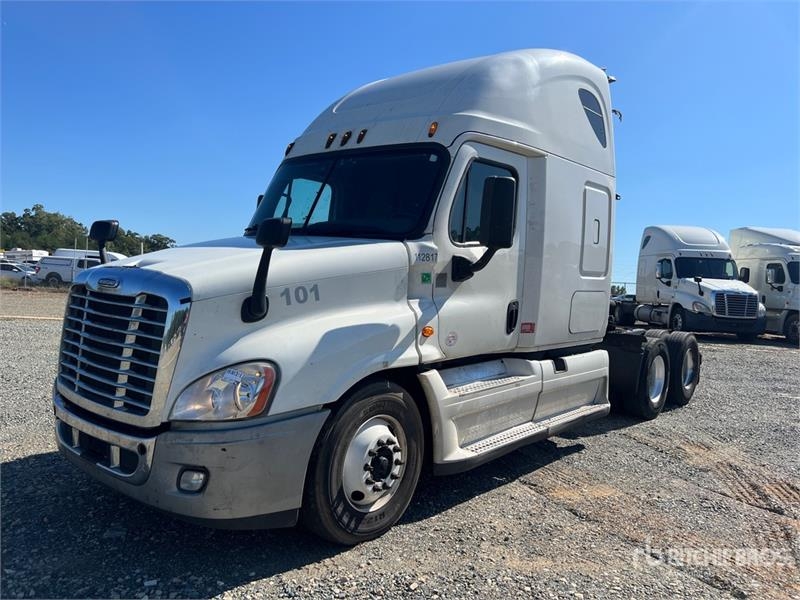 Tracteur routier Freightliner Cascadia 125 6x4 T/A Sleeper — occasion 2015