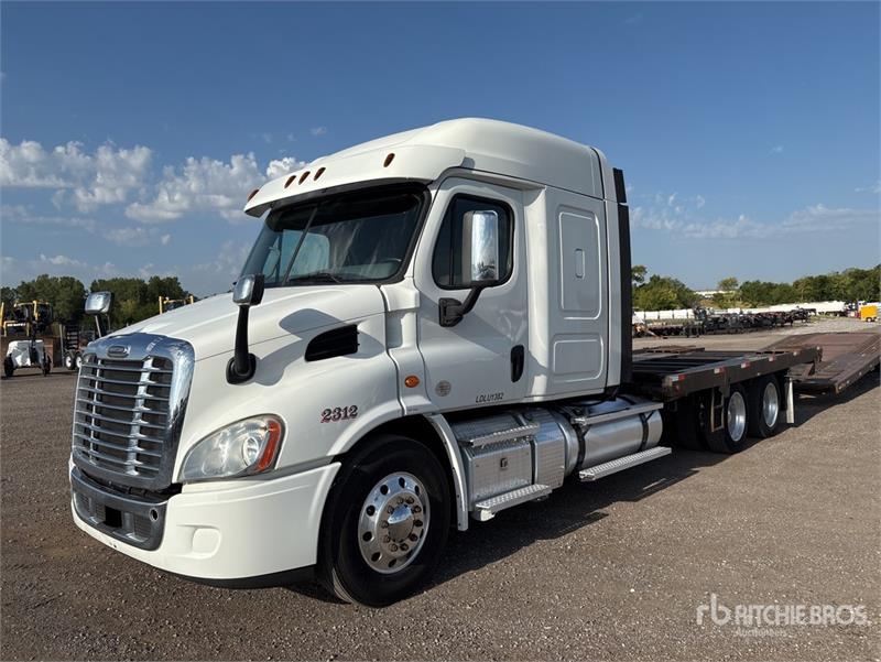 Freightliner Cascadia 113