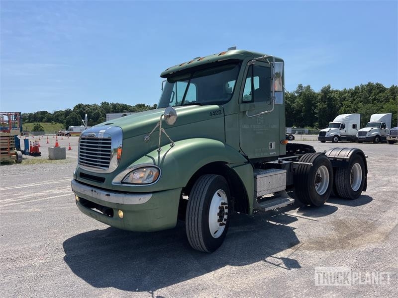 Tracteur routier Freightliner Columbia 120 — occasion 2002