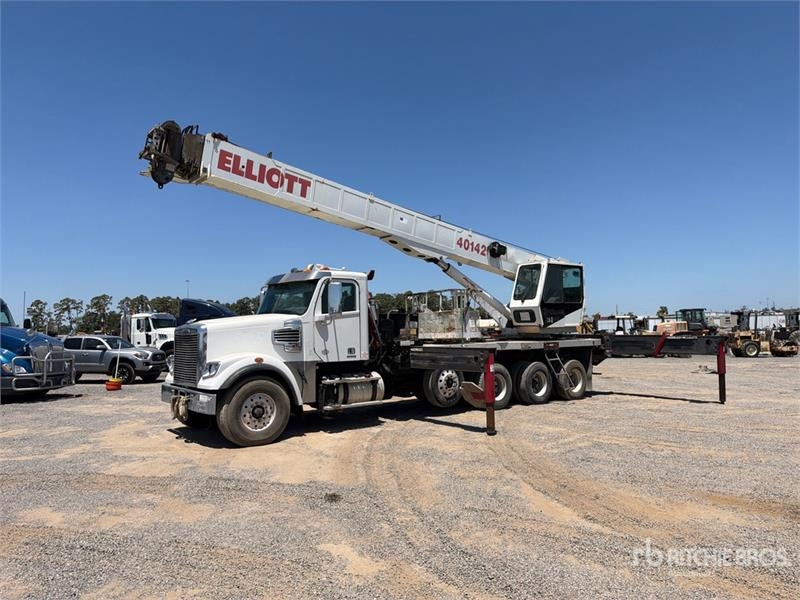 Freightliner Coronado 122SD