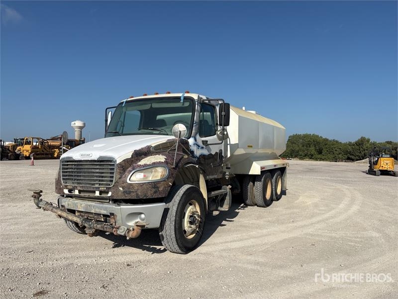 Freightliner M2 106