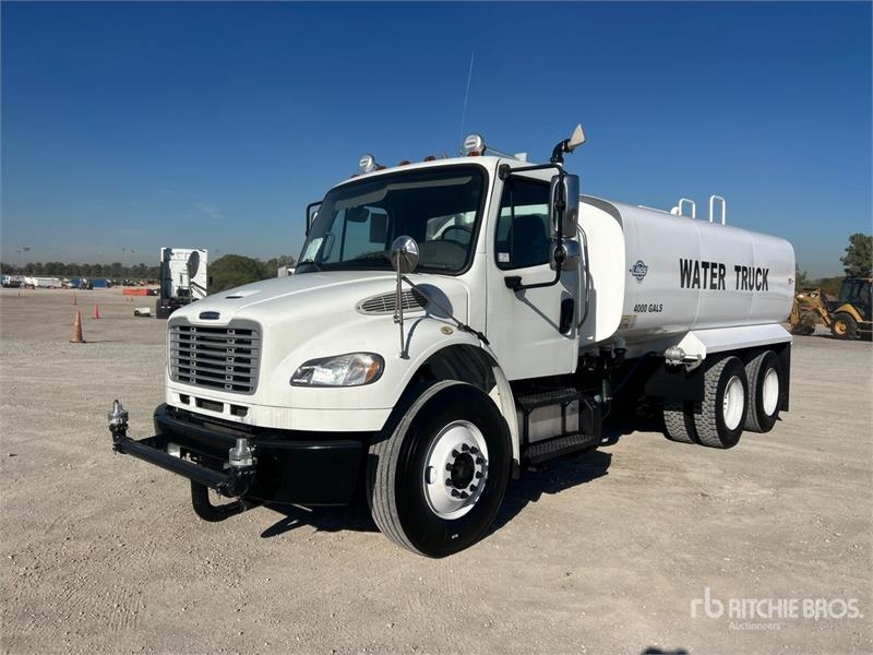Camion citerne Freightliner M2 106 4000 gal 6x4 Water — occasion 2018
