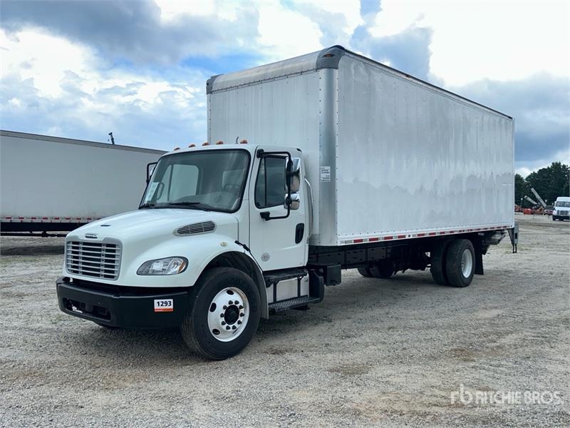 Freightliner M2106