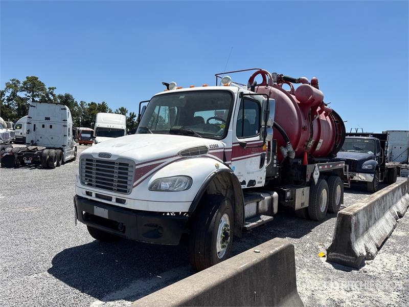 Freightliner M2106