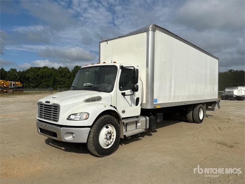 Freightliner M2106