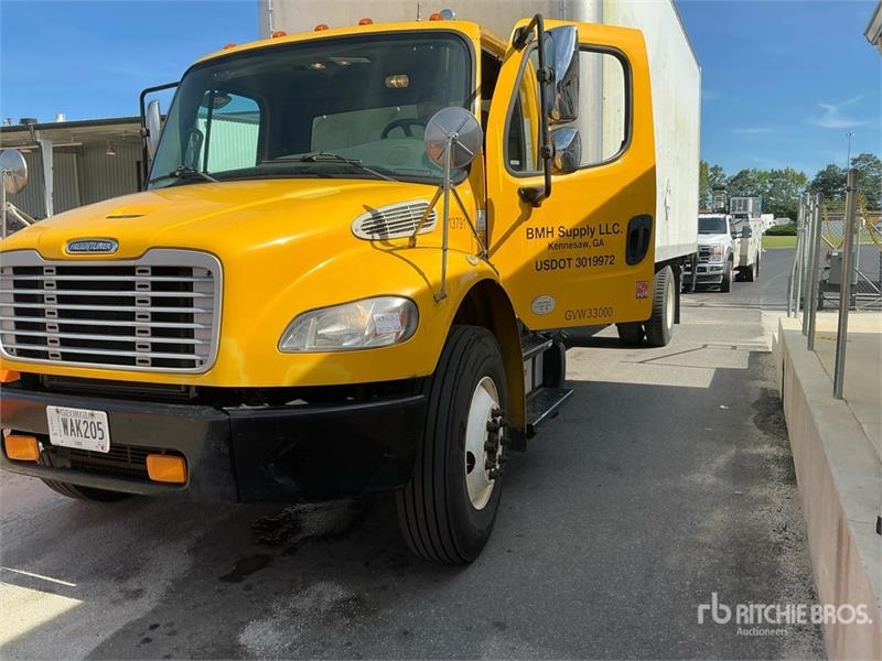 Freightliner M2106