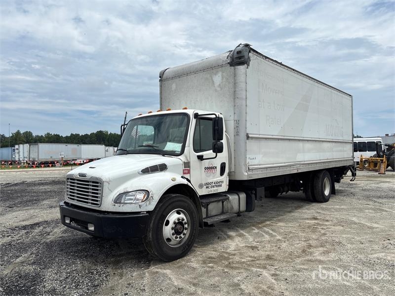 Freightliner M2106