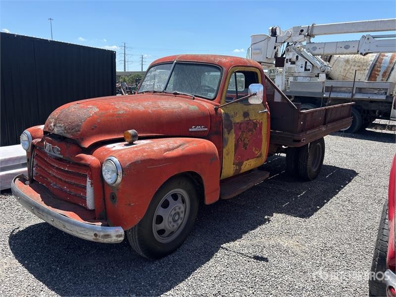 GMC 4x2 Classic Flatbed Truck