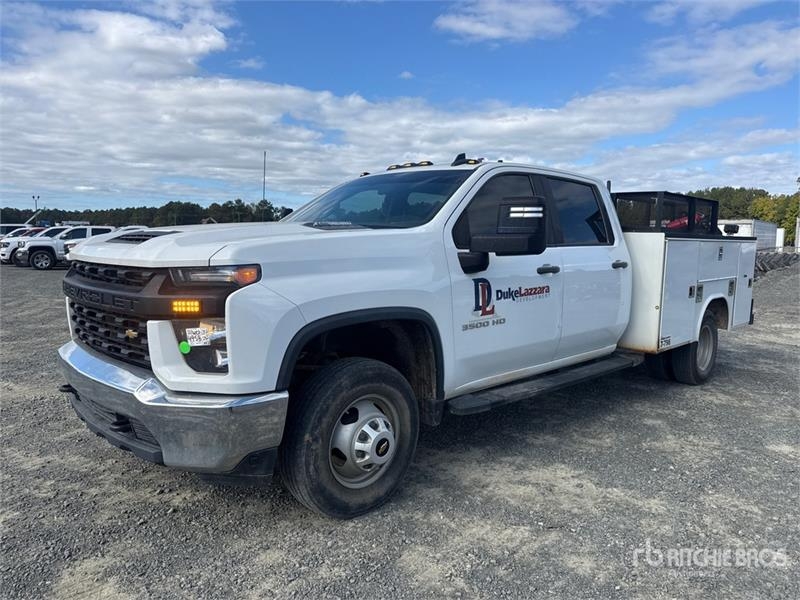 Utilitaire benne GMC Silverado 3500HD 4x4 Crew Cab Utility — occasion 2022