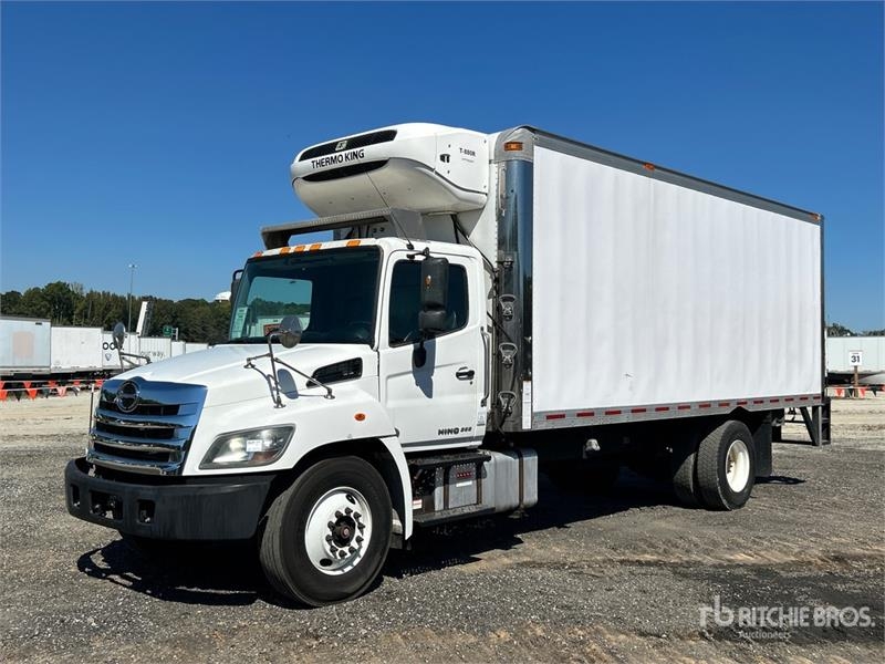 Camion frigorifique Hino 268 — occasion 2019