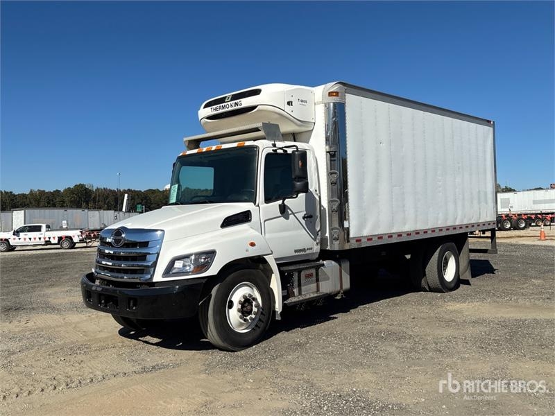Camion frigorifique Hino 268 — occasion 2019