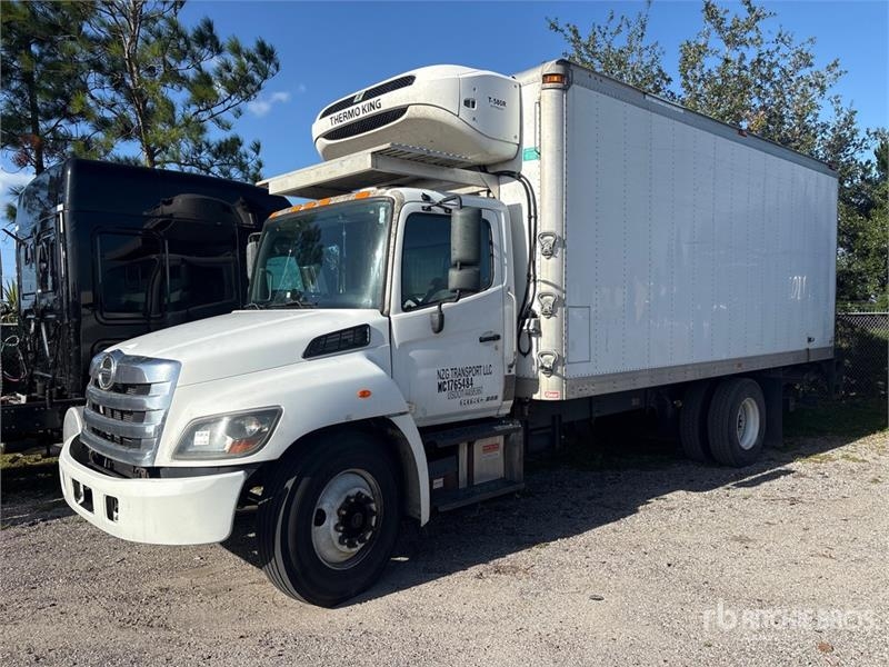 Camion frigorifique Hino 4x2 Refrigerated (Inoperable) — occasion 2019